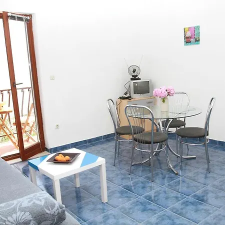 Apartments Sanader Okrug Gornji